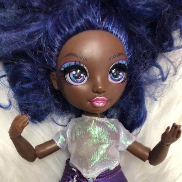 Rainbow High 2019 Krystal Bailey & Ruby Anderson dolls - Picture 3 of 10